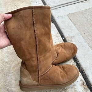 UGG boots tall brown size women’s 5